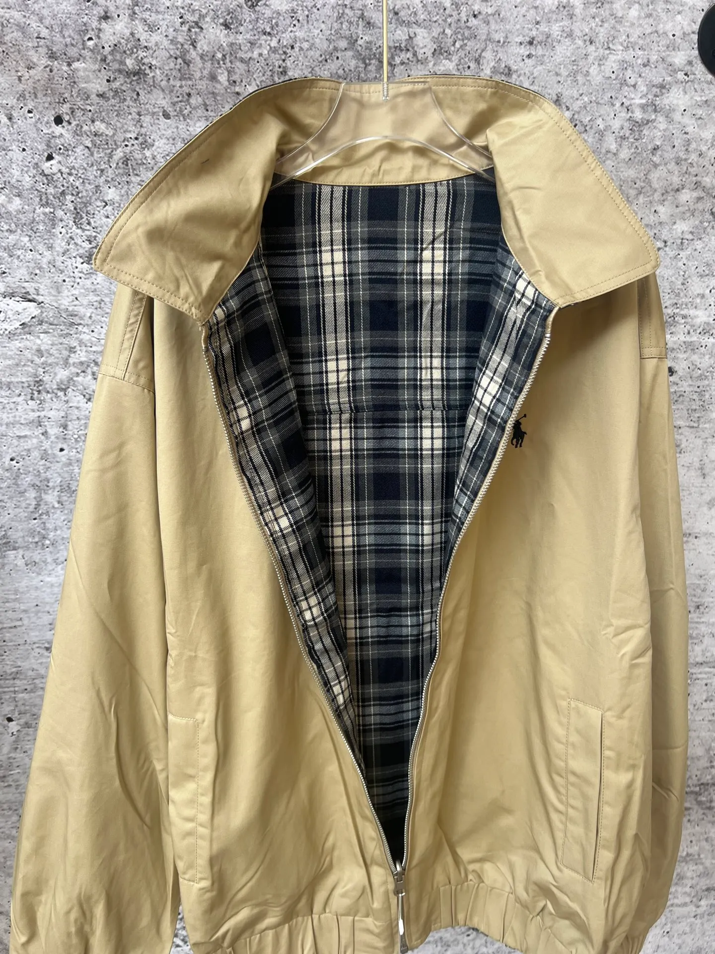 P390 Ralph Lauren autumn reversible jacket for men and women at the same price, reversible, one side is pure cotton woven, the inner plaid pattern, embroidery on both sides, and the craftsmanship details are restored